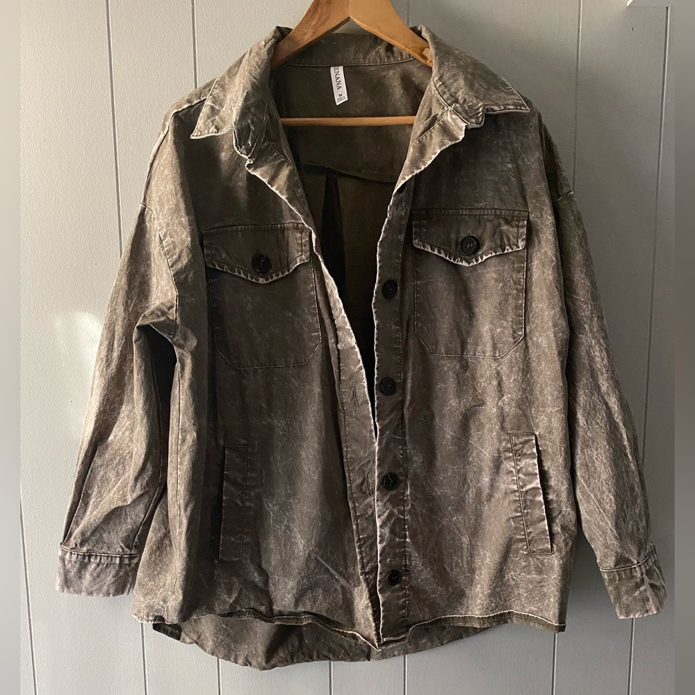 NWOT Zenana Olive oversized vintage washed shacket. Size medium